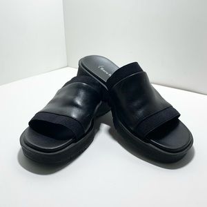 BARE TRAPS Alicia Black Leather Slide On Casual Flats Sandals Size 7.5